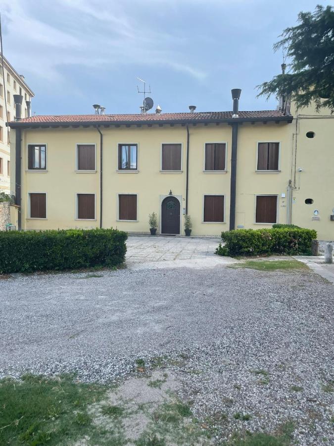 Appartamento A Verona E Parcheggio Nella Proprieta Buitenkant foto